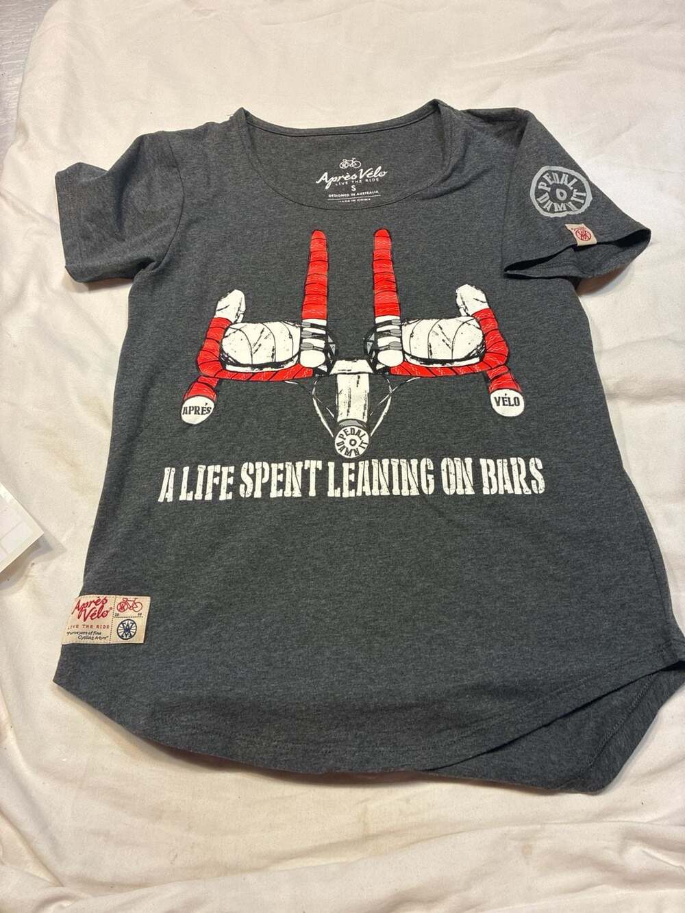 Après Vélo Leaning On Bars Cycling Graphic T-Shirt Gray Women's Small